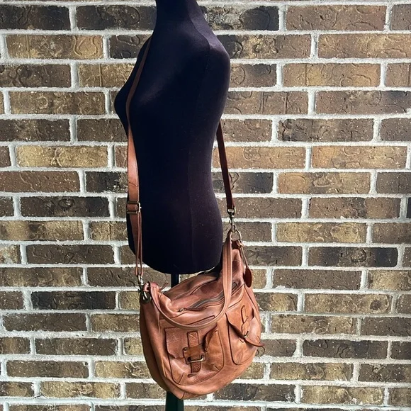 HARBOUR RED 2ND ELIDA LARGE TWO POCKETS LEATHER CONVERTIBLE TOTE COGNAC - Picture 13 of 15